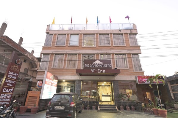 Front of property - Hotel Grand Majestic (Jaipur)