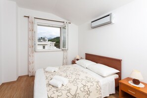 Bügeleisen/Bügelbrett, Reisekinderbett, kostenloses WLAN