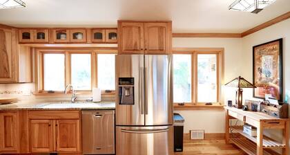 This house is a 3 bedroom(s), 2 bathrooms, located in Sheridan, WY.