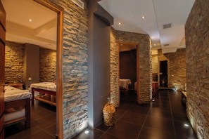 Sauna, bain à remous, massages