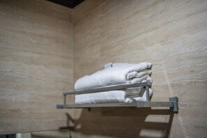 Kahden hengen deluxe-huone (kaksi sänkyä) | Kylpyhuone