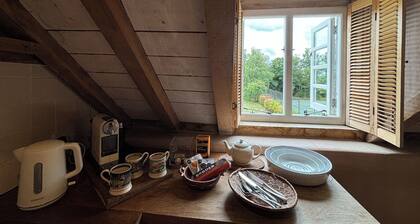 Charming, rustic self-contained Farmhouse Annexe near Oxford