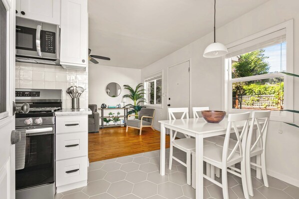 Fridge, microwave, oven, stovetop - PB Bungalow-Private fenced yard-Parking-Remodeled! (San Diego)