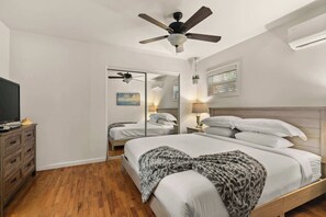 1 habitación, tabla de planchar con plancha, cuna de viaje y wifi