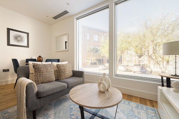 Apartment, 1 Bedroom, Non Smoking, Kitchen | Living area | Flat-screen TV