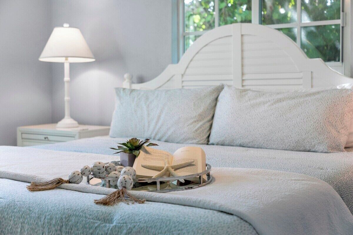 2 間睡房、書桌、熨斗/熨衫板、可攜式嬰兒床