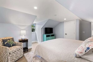 2 bedrooms, WiFi - 541 SeaClusion Cottage| Pool&Spa | 5 Blox to Beach (Naples)