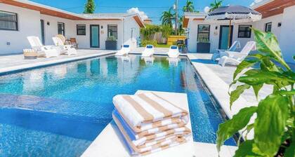 The Sand @ Naples Boutique ·Walk 2 Vanderblt Beach