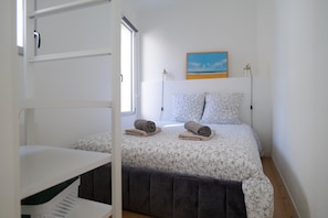 3 chambres, fer et planche à repasser, accès au Wi-Fi (inclus)