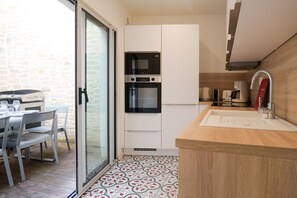 Fridge, microwave, oven, dishwasher