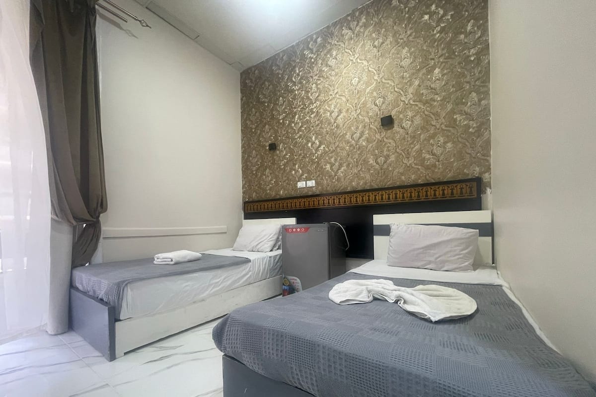 Quarto duplo luxo | Quartos à prova de som, Wi-Fi de cortesia