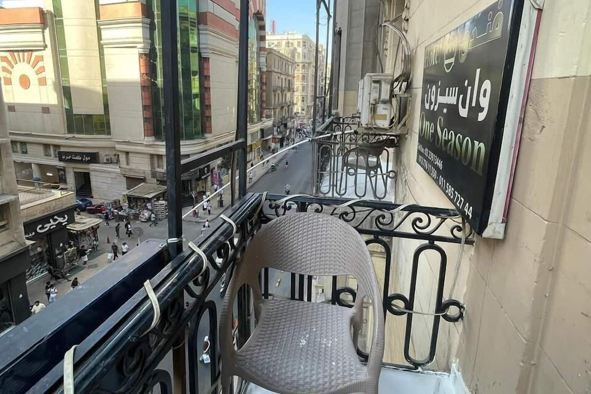 Quarto quádruplo luxo, vista para a cidade | Quartos à prova de som, Wi-Fi de cortesia