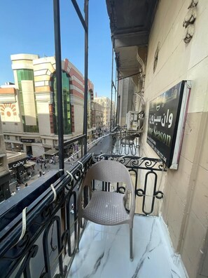 Deluxe Quadruple Room, City View | Soundproofing, free WiFi