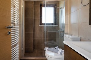 Family Villa, 6 Bedrooms, Private Pool, Garden View | Bathroom - Villa Katerina (Chania)
