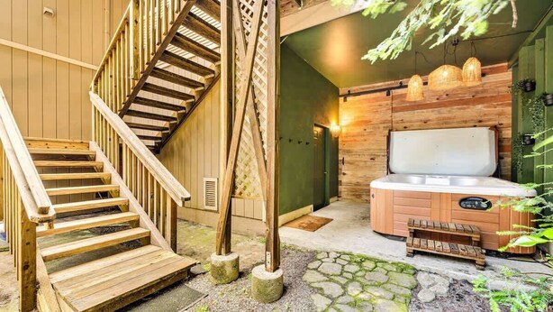 Indoor spa tub - Charming 3BR with Hot Tub, Balcony & Wood Stove (Guerneville)