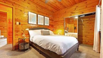 3 bedrooms, desk, iron/ironing board, travel cot