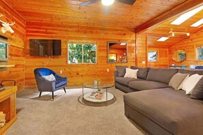 TV, fireplace, books, offices - Charming 3BR with Hot Tub, Balcony & Wood Stove (Guerneville)