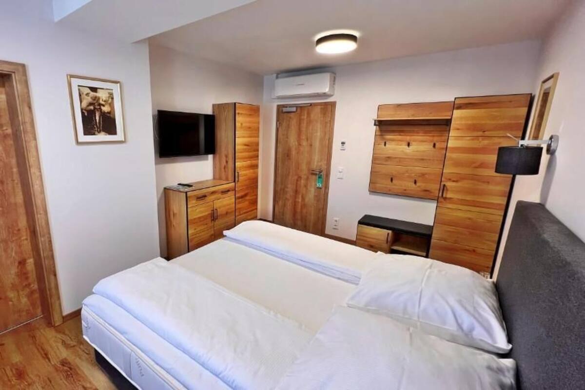 Habitación Confort doble | Escritorio, espacio para trabajar con un portátil, wifi gratis