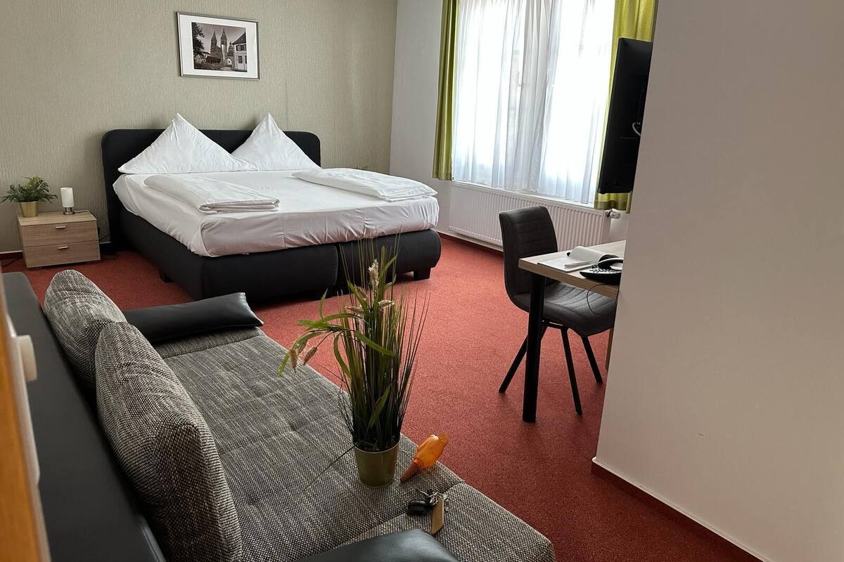 Classic Triple Room | 1 bedroom, desk, laptop workspace, free WiFi