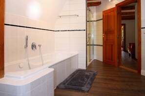 House | Bathroom - Landhaus Monika, Wendorf (Kuhlen-Wendorf)