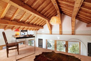 Interior - Stunning Chalet with incredible views only 3 mins from the piste. (Les Allues)