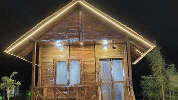 Soundproofing, free WiFi