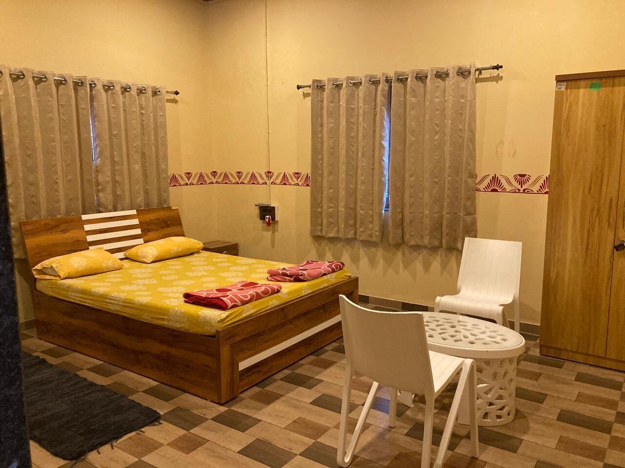 Soundproofing, free WiFi