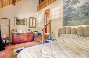3 bedrooms, travel crib, WiFi, bed sheets