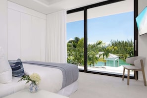 5 bedrooms, iron/ironing board, WiFi, bed sheets