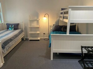 4 dormitorios, tabla de planchar con plancha, wifi gratis y ropa de cama
