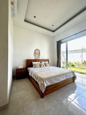 4 bedrooms, in-room safe, desk, iron/ironing board