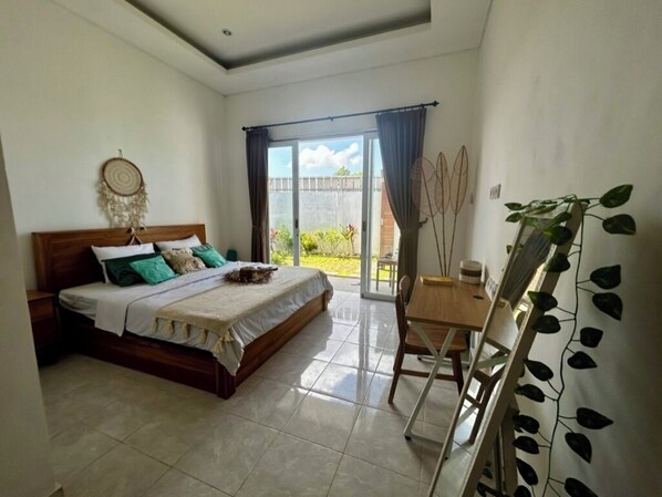 4 bedrooms, in-room safe, desk, iron/ironing board