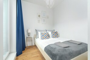 1 habitación, tabla de planchar con plancha, cunas y wifi gratis 