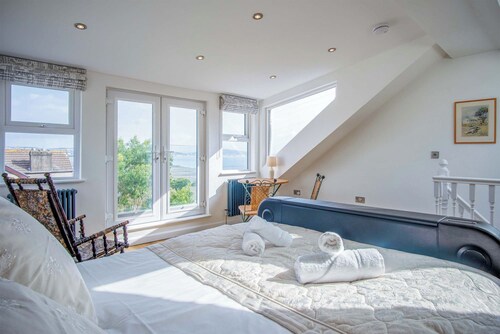 Overland Road 4 Bed House Mumbles