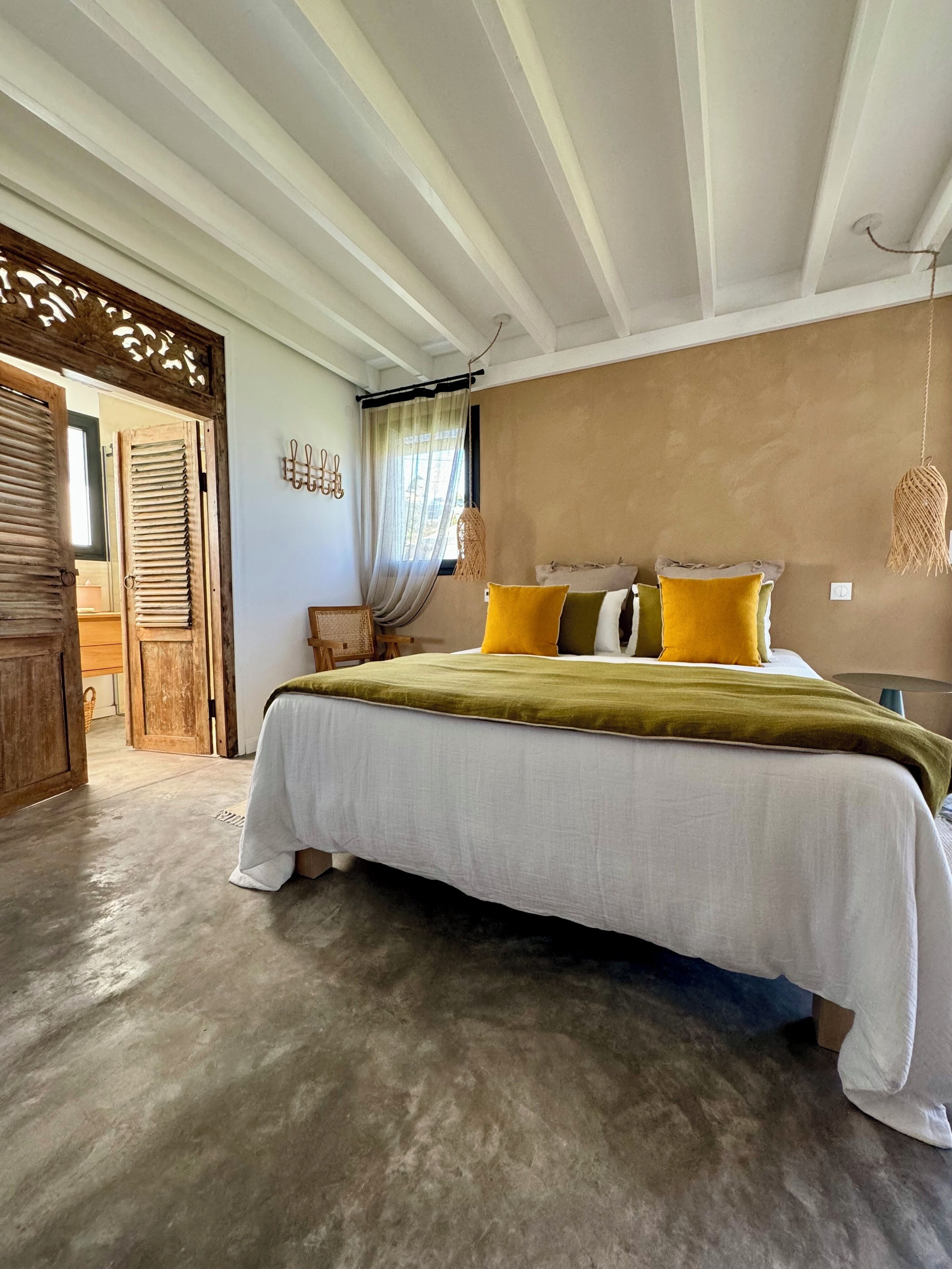 3 soverom, strykejern/-brett, reiseseng for barn og internettilgang