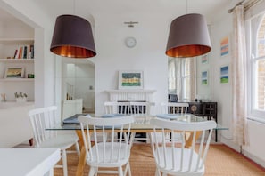 Dining - Warm and Inviting 2BD Flat, Fulham (Greater London)