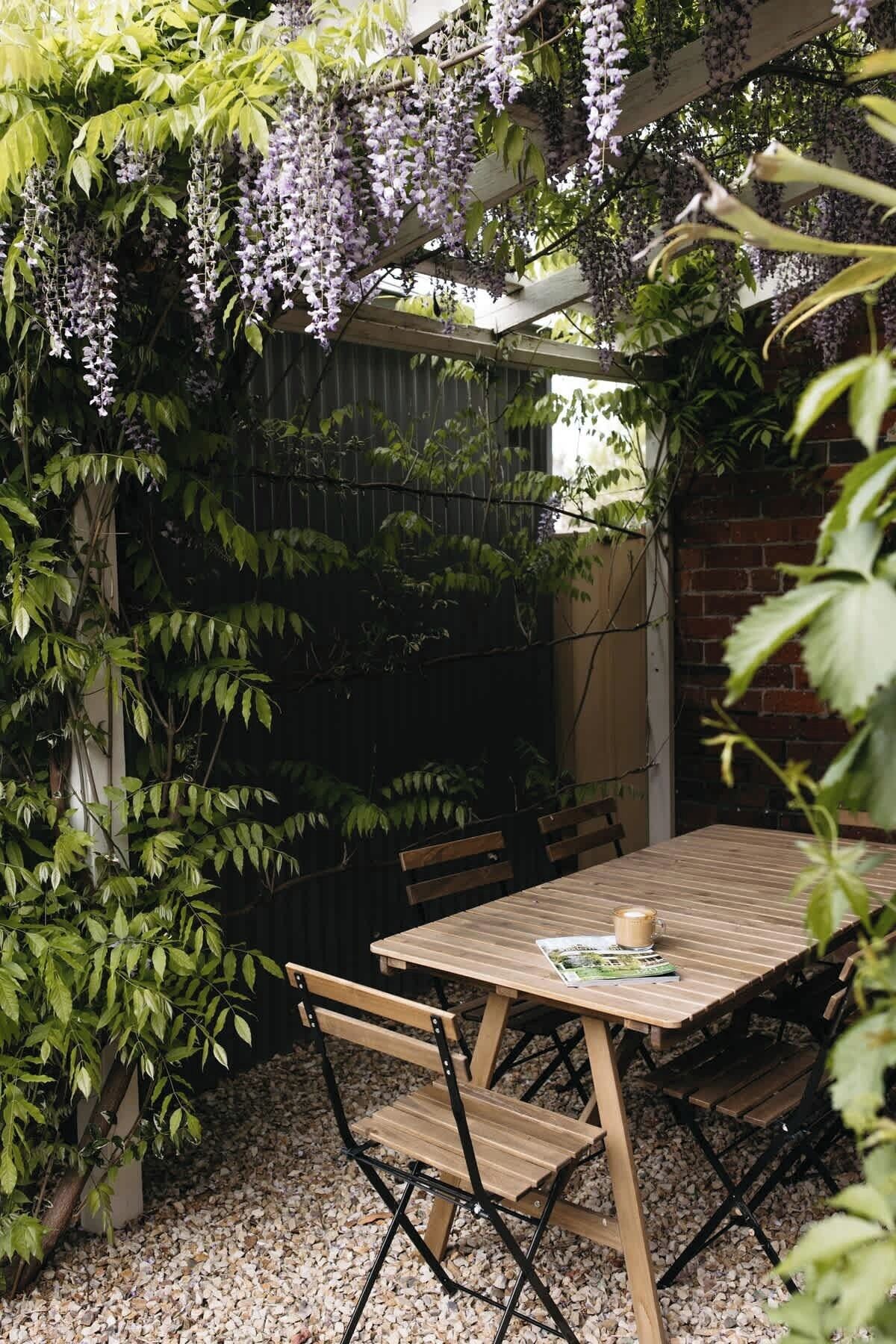 屋外ダイニングエリア