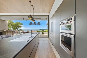 Fridge, microwave, oven, stovetop - Infinity Ocean Views & Mountain in Every Corner (Playa Tamarindo)