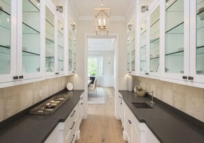 Interior - Mandeville Canyon - Exquisite Contemporary Farmhouse with Pool & Spa (Los Angeles)