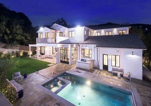 Pool - Mandeville Canyon - Exquisite Contemporary Farmhouse with Pool & Spa (Los Angeles)