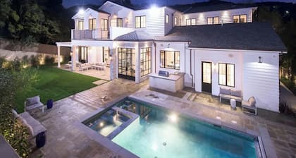 Mandeville Canyon - Exquisite Contemporary Farmhouse with Pool & Spa