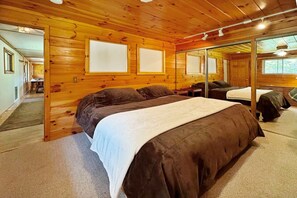 Guest Cottage Bedroom - King & Twin Bunk Bed - Fairview Lodge on 4th Lake (Old Forge)