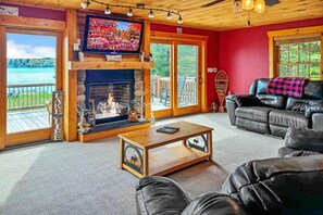 Fireplace - Fairview Lodge on 4th Lake (Old Forge)