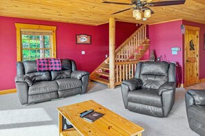 Fireplace - Fairview Lodge on 4th Lake (Old Forge)