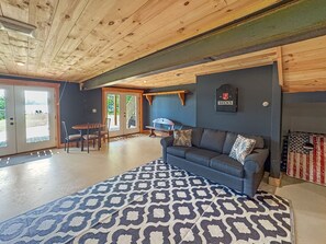 Fireplace - Fairview Lodge on 4th Lake (Old Forge)