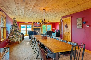 Dining Area - Fairview Lodge on 4th Lake (Old Forge)