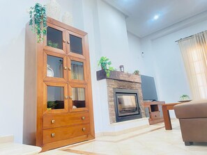 Smart TV, fireplace, video games