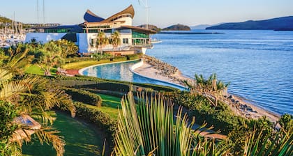 Yacht Club Villa 2, Yacht Club Villa 2 on Hamilton Island