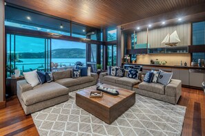 TV - Yacht Club Villa 29, Yacht Club Villa 29 on Hamilton Island (Hamilton Island)