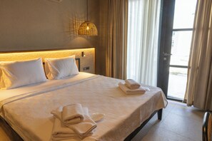 Rom – deluxe, hageutsikt | Sengetøy i egyptisk bomull, sengetøy av topp kvalitet og minibar